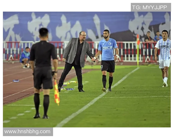 广州恒大主场迎战大连一方争夺18轮关键胜利全力以赴展现冠军气质